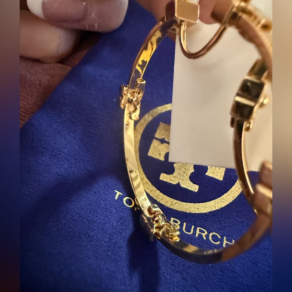 Gold Accent Hoop Tory Burch GOLD Serif-T Logo Hoop earrings with Dust Bag - Picture 3 of 5